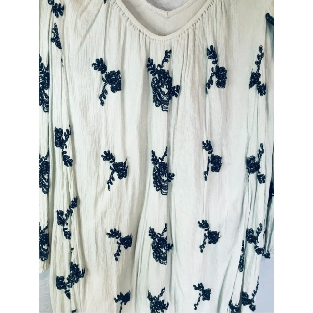 Free People - Picture 5 of 7